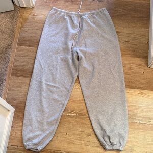 SKIMS Gray cotton sweat Pants size L light pilling